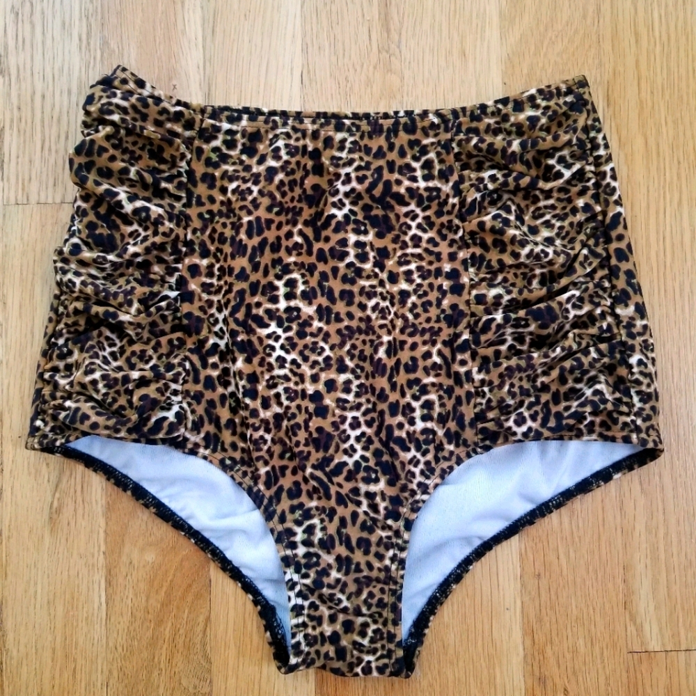 Kortni jeane xs lil leopard bottoms